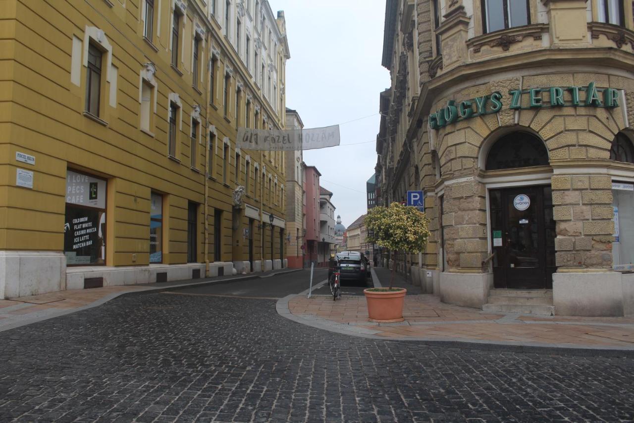 Downtown Studio Apartman Pécs Eksteriør bilde