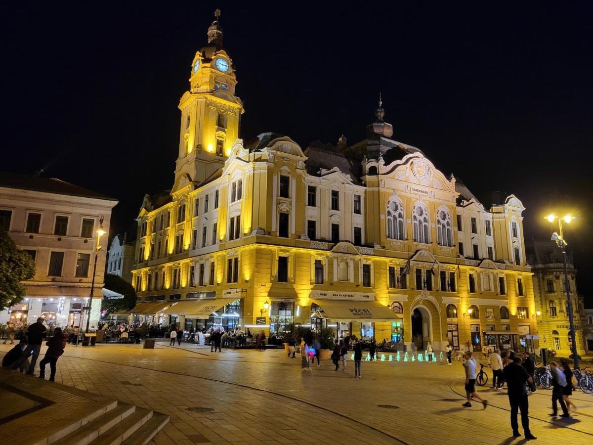 Downtown Studio Apartman Pécs Eksteriør bilde